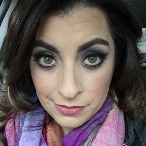 Meet your Posher, Nicole